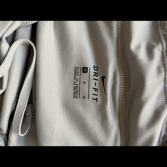 NWOT Nike running shorts - Picture 3 of 4